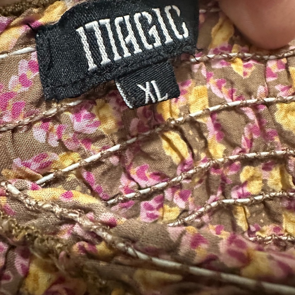 Magic Floral Patterned Garment - Picture 3 of 5
